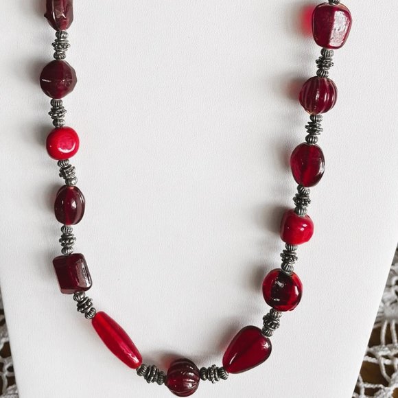 Red Glass & Pewter Necklace with Floral Toggle Clasp  23-1/2" - Picture 3 of 3